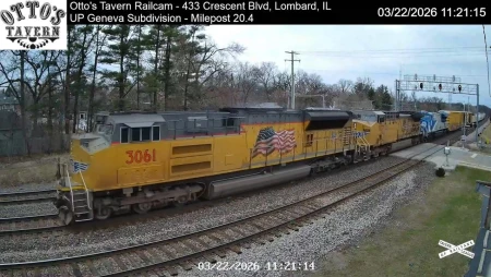Otto's Tavern Railcam in Lombard, Illinois